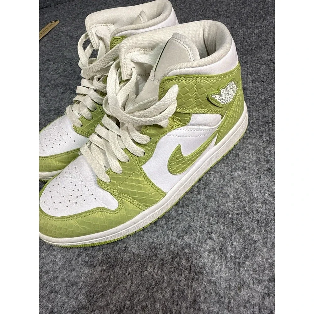 Air Jordan 1 Mid SE “Green Python” – Women’s Size 7 – Premium Leather –Excellent